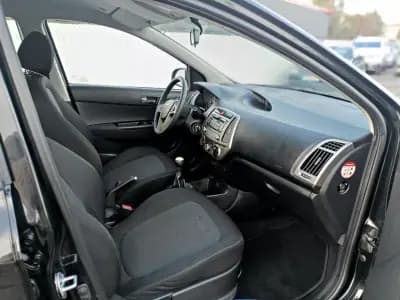 Vendo Hyundai i20 2012 - 7490 EUR, 172563 km - AUTO.MOTO.pt