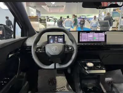 Vendo MG MG4 2025 - 24490 EUR, 15000 km - AUTO.MOTO.pt