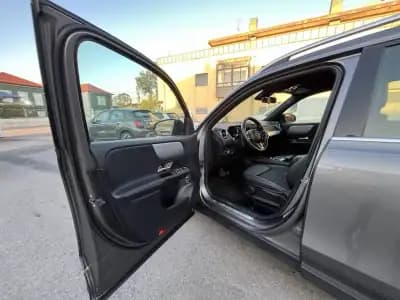 Sell Mercedes-Benz GLB 200 2021 - 28450 EUR, 180000 km - AUTO.MOTO.pt