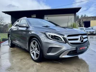 Vendo Mercedes-Benz GLA 200 2015 - 19999 EUR, 160000 km - AUTO.MOTO.pt