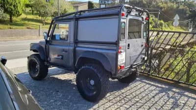 Vendo Land Rover Defender 2001 - 35000 EUR, 81787 km - AUTO.MOTO.pt