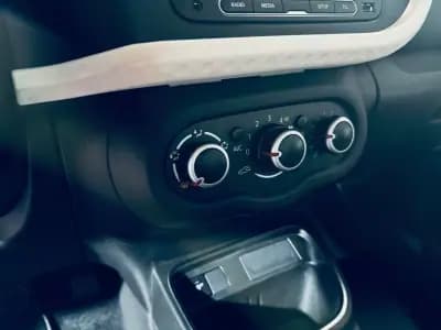 Sell Renault Twingo 2020 - 11990 EUR, 60657 km - AUTO.MOTO.pt