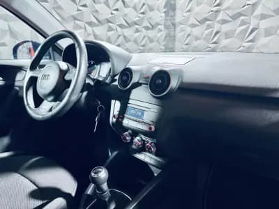 Vendo Audi A1 Sportback 2012 - 12990 EUR, 130169 km - AUTO.MOTO.pt