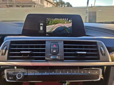 Vendo BMW 318 2018 - 19990 EUR, 125000 km - AUTO.MOTO.pt