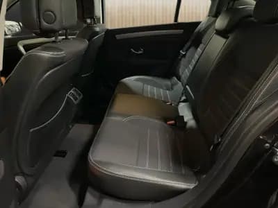 Vendo Renault Laguna 2011 - 5950 EUR, 215000 km - AUTO.MOTO.pt