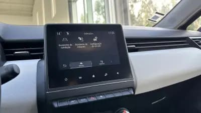 Vendo Renault Clio 2023 - 14499 EUR, 111021 km - AUTO.MOTO.pt