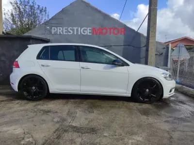 Vendo Volkswagen Golf 2018 - 15900 EUR, 106000 km - AUTO.MOTO.pt