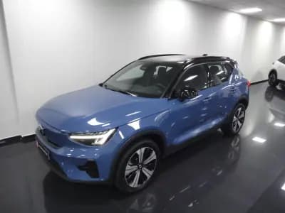 Vendo Volvo XC 40 2022 - 26990 EUR, 111000 km - AUTO.MOTO.pt