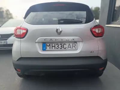 Vendo Renault Captur 2016 - 12490 EUR, 138211 km - AUTO.MOTO.pt