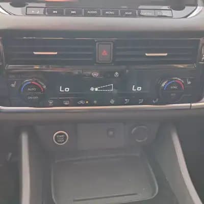 Vendo Nissan Qashqai 2022 - 23450 EUR, 37000 km - AUTO.MOTO.pt