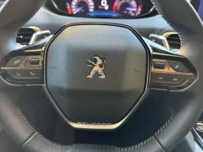 Sell Peugeot 5008 2023 - 29500 EUR, 14500 km - AUTO.MOTO.pt