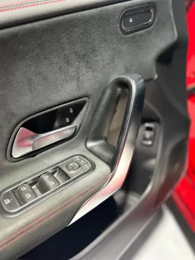 Vendo Mercedes-Benz CLA 200 2020 - 35500 EUR, 41690 km - AUTO.MOTO.pt