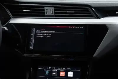 Vendo Audi Q8 e-Tron Sportback 2023 - 49950 EUR, 55000 km - AUTO.MOTO.pt