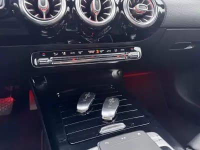 Sell Mercedes-Benz CLA 180 2019 - 26500 EUR, 80000 km - AUTO.MOTO.pt