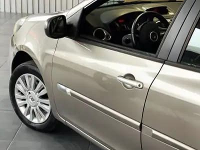 Vendo Renault Clio Break 2012 - 6500 EUR, 190800 km - AUTO.MOTO.pt