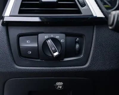 Vendo BMW 318 2016 - 23990 EUR, 113550 km - AUTO.MOTO.pt