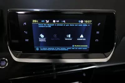 Vendo Peugeot e-208 2021 - 14350 EUR, 65000 km - AUTO.MOTO.pt