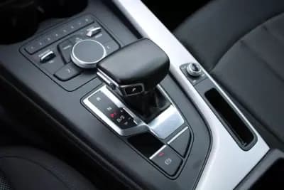 Vendo Audi A4 2019 - 19990 EUR, 168000 km - AUTO.MOTO.pt