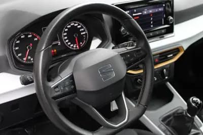 Vendo SEAT Arona 2021 - 15900 EUR, 61331 km - AUTO.MOTO.pt