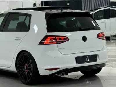 Vendo Volkswagen Golf 2013 - 19890 EUR, 186000 km - AUTO.MOTO.pt