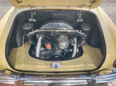 Vendo Volkswagen Karmann Ghia 1962 - 39900 EUR, 95000 km - AUTO.MOTO.pt