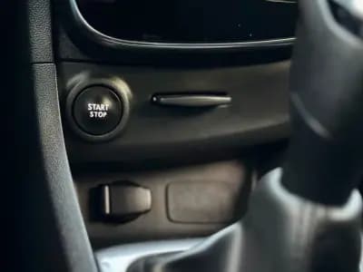 Vendo Renault Clio 2018 - 12500 EUR, 138000 km - AUTO.MOTO.pt