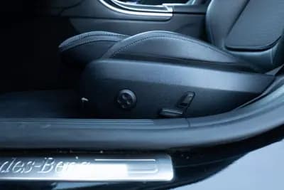 Sell Mercedes-Benz C 300 2023 - 38900 EUR, 60000 km - AUTO.MOTO.pt