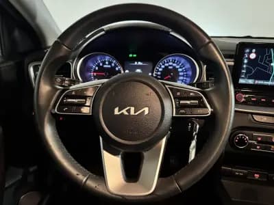 Vendo Kia XCeed 2025 - 21900 EUR, 13239 km - AUTO.MOTO.pt
