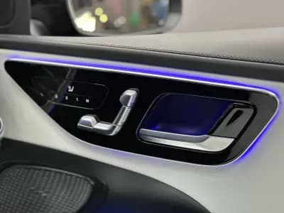 Vendo Mercedes-Benz C 300 2024 - 51990 EUR, 20500 km - AUTO.MOTO.pt