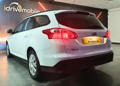 Vendo Ford Focus 2014 - 8900 EUR, 124734 km - AUTO.MOTO.pt