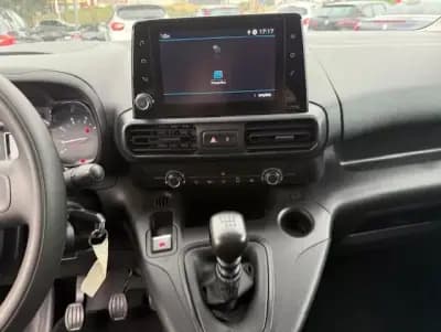 Vendo Citroën Berlingo 2022 - 15250 EUR, 101600 km - AUTO.MOTO.pt