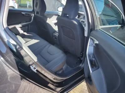 Vendo Volvo V60 2014 - 12900 EUR, 172000 km - AUTO.MOTO.pt