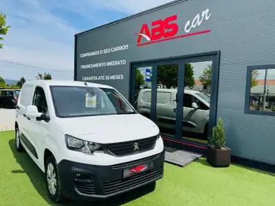 Vendo Peugeot 2021 - 16000 EUR, 140000 km - AUTO.MOTO.pt