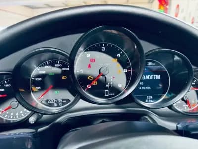 Vendo Porsche Panamera 2014 - 37990 EUR, 220436 km - AUTO.MOTO.pt