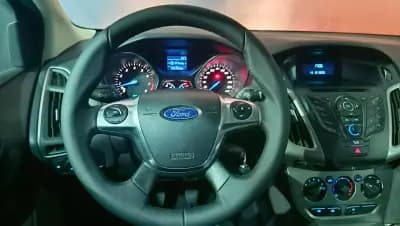 Vendo Ford Focus 2014 - 8900 EUR, 124734 km - AUTO.MOTO.pt