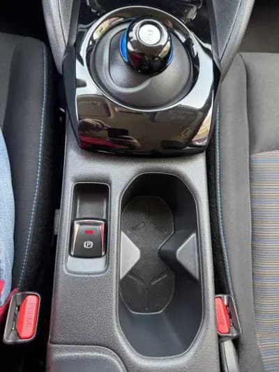 Vendo Nissan Leaf 2022 - 26950 EUR, 33000 km - AUTO.MOTO.pt