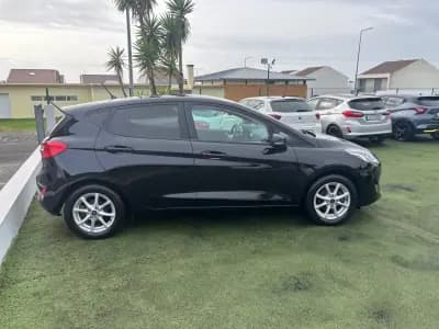 Sell Ford Fiesta 2018 - 14990 EUR, 106000 km - AUTO.MOTO.pt
