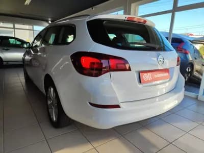Vendo Opel Astra Sports Tourer 2011 - 6750 EUR, 226000 km - AUTO.MOTO.pt