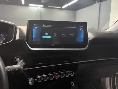 Sell Peugeot e-2008 2020 - 18990 EUR, 50000 km - AUTO.MOTO.pt