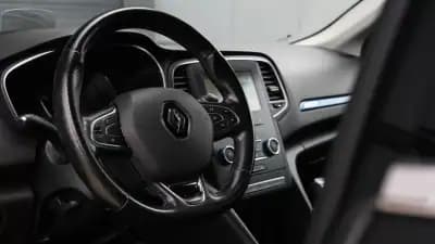 Sell Renault Mégane Sport Tourer 2019 - 16300 EUR, 123000 km - AUTO.MOTO.pt