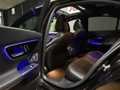 Vendo Mercedes-Benz C 300e 2024 - 55990 EUR, 27748 km - AUTO.MOTO.pt