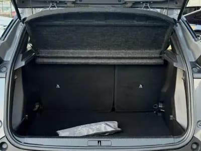 Vendo Peugeot 2008 2024 - 20950 EUR, 37000 km - AUTO.MOTO.pt