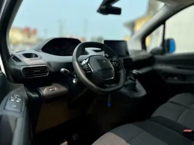 Vendo Peugeot Partner 2023 - 17950 EUR, 53000 km - AUTO.MOTO.pt