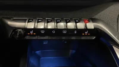 Vendo Peugeot 3008 2019 - 18990 EUR, 94948 km - AUTO.MOTO.pt