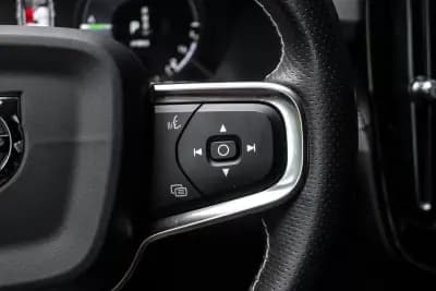 Vendo Volvo XC 40 2020 - 28980 EUR, 88796 km - AUTO.MOTO.pt