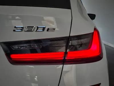 Sell BMW 330 2021 - 35000 EUR, 85000 km - AUTO.MOTO.pt