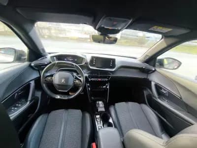 Vendo Peugeot e-2008 2023 - 23890 EUR, 9100 km - AUTO.MOTO.pt