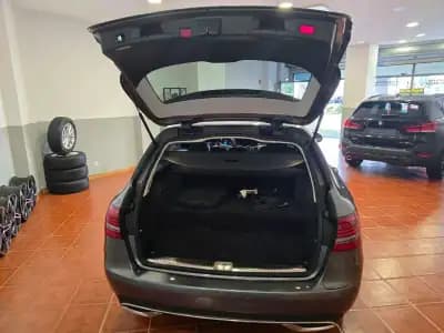 Vendo Mercedes-Benz C 300 2020 - 30980 EUR, 98799 km - AUTO.MOTO.pt