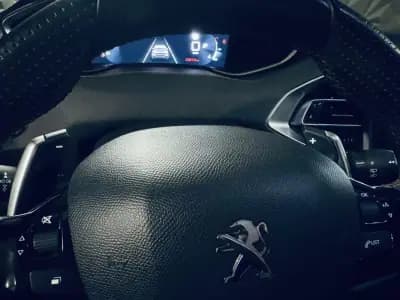 Vendo Peugeot 308 2020 - 23990 EUR, 32813 km - AUTO.MOTO.pt