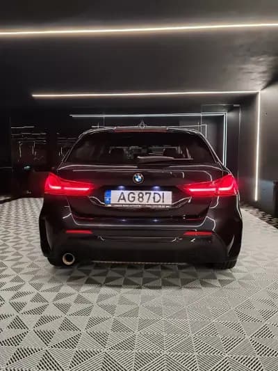 Vendo BMW 118 2021 - 22750 EUR, 111912 km - AUTO.MOTO.pt